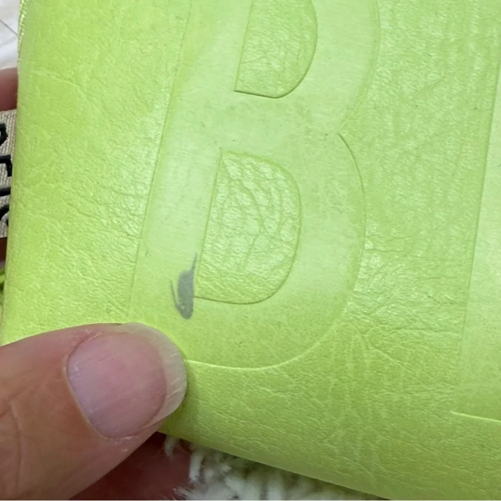 BEIS - The Cosmetic Pouch in Citron